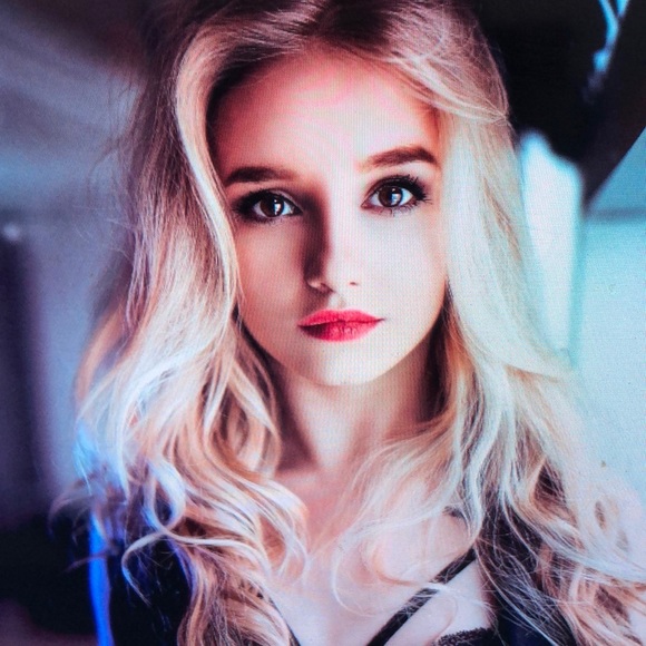 Meet your Posher, Martina - Picture 1 of 1